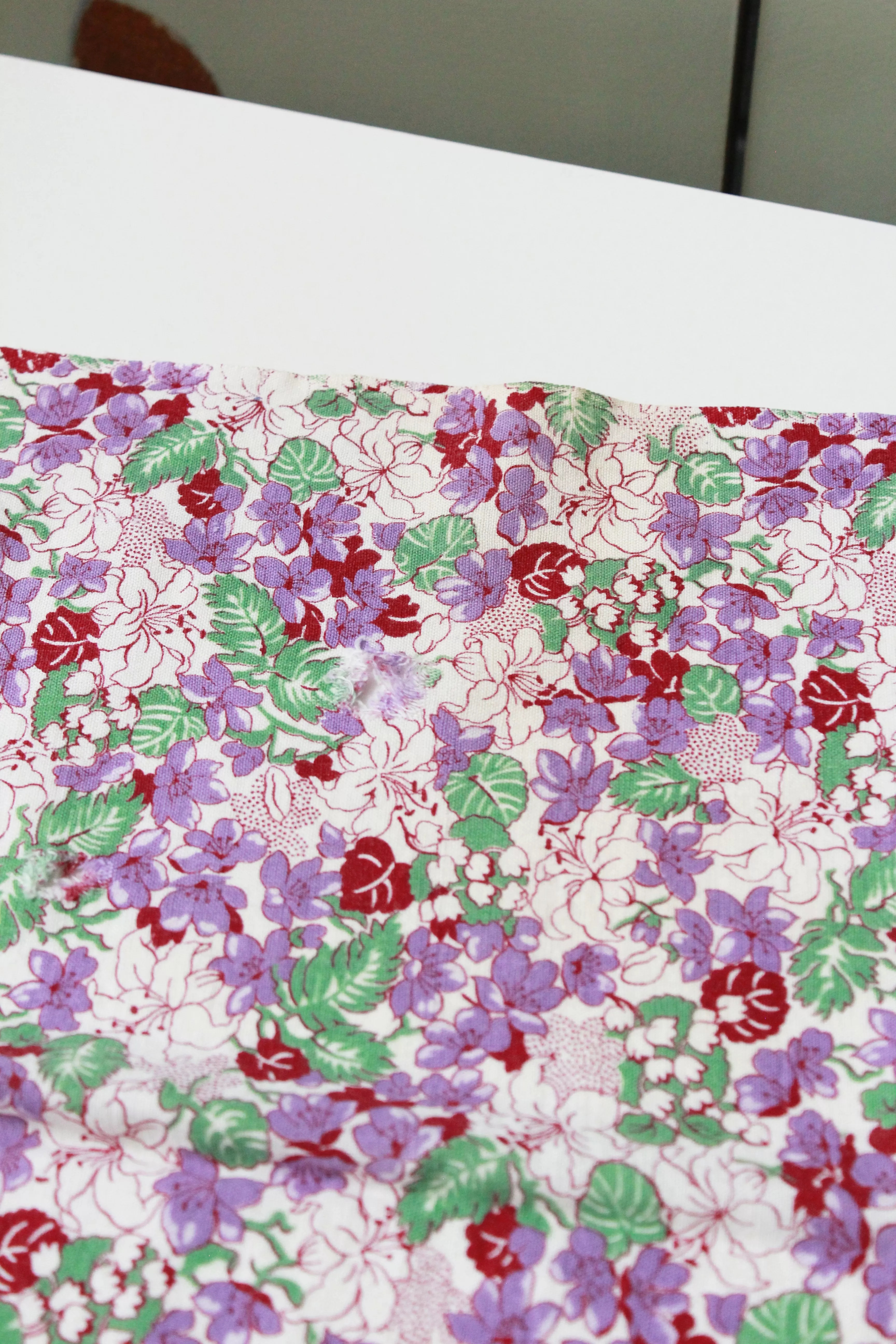 1940s Flower Feedsack with Purple/Green/White Flowers, 1940s Vintage Summer fabric