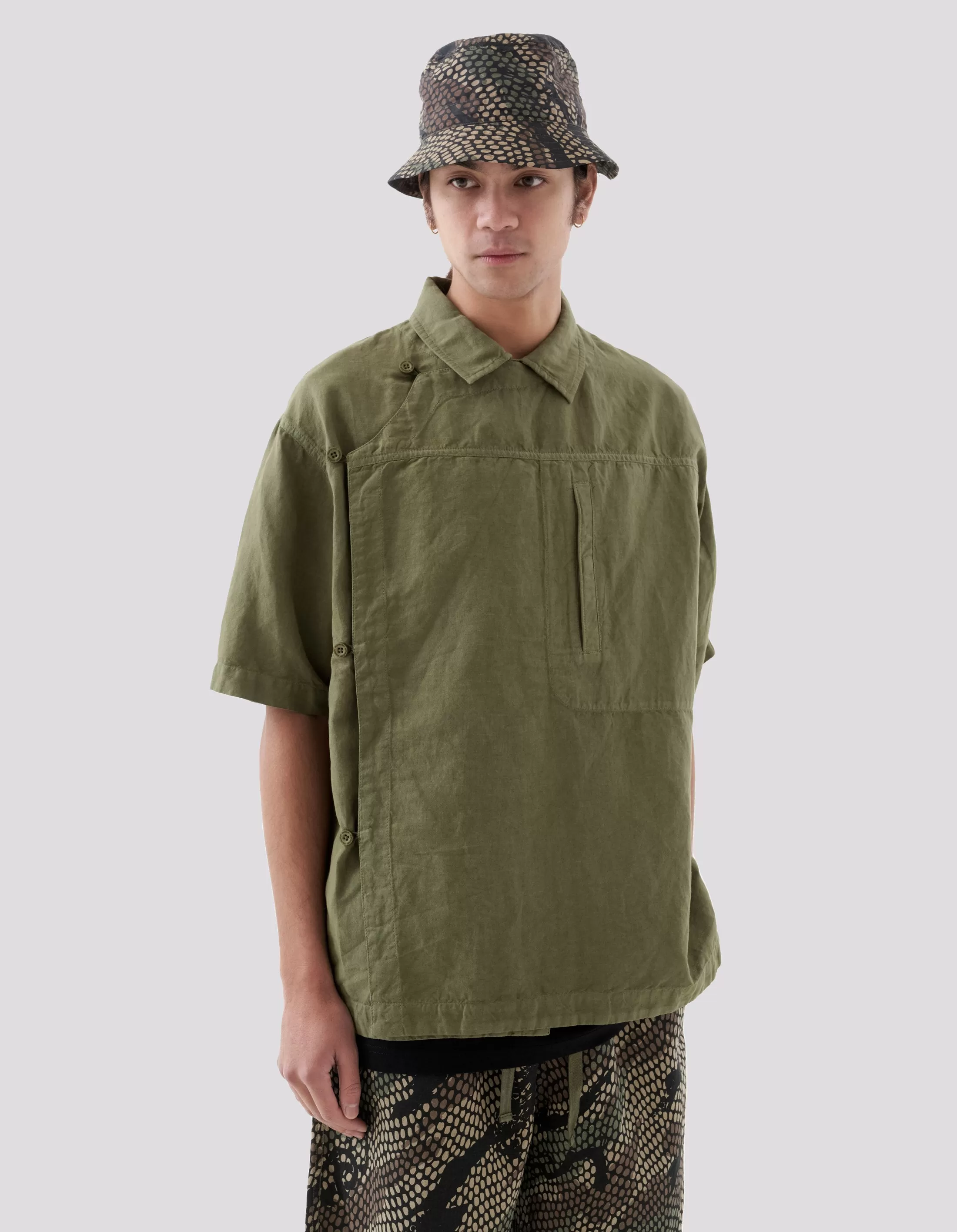 5120 Hemp Asym Monk Shirt Olive