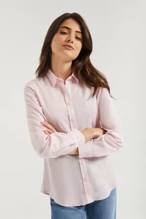 Camisa mil rayas rosa con detalle bordado en el pecho