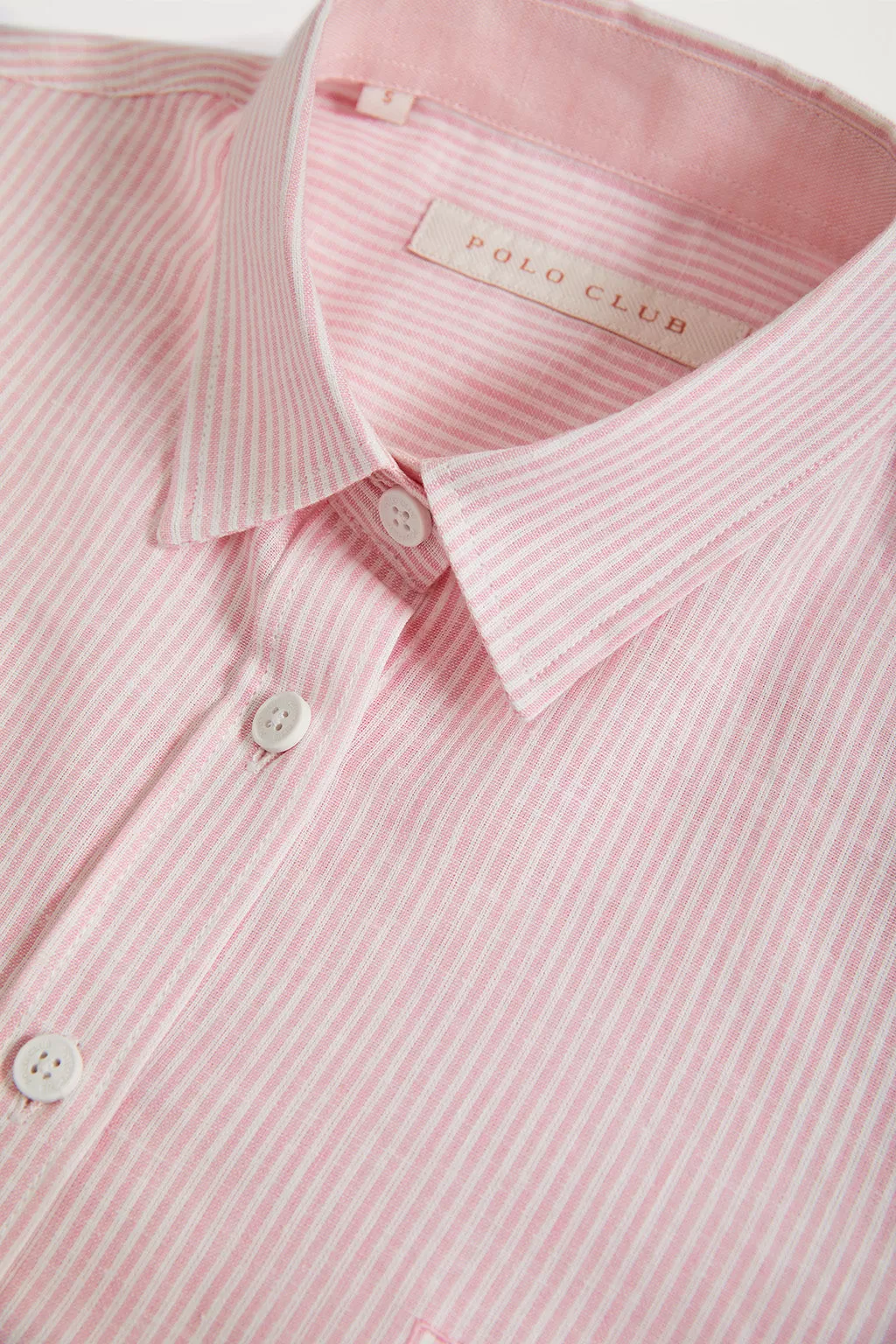 Camisa mil rayas rosa con detalle bordado en el pecho