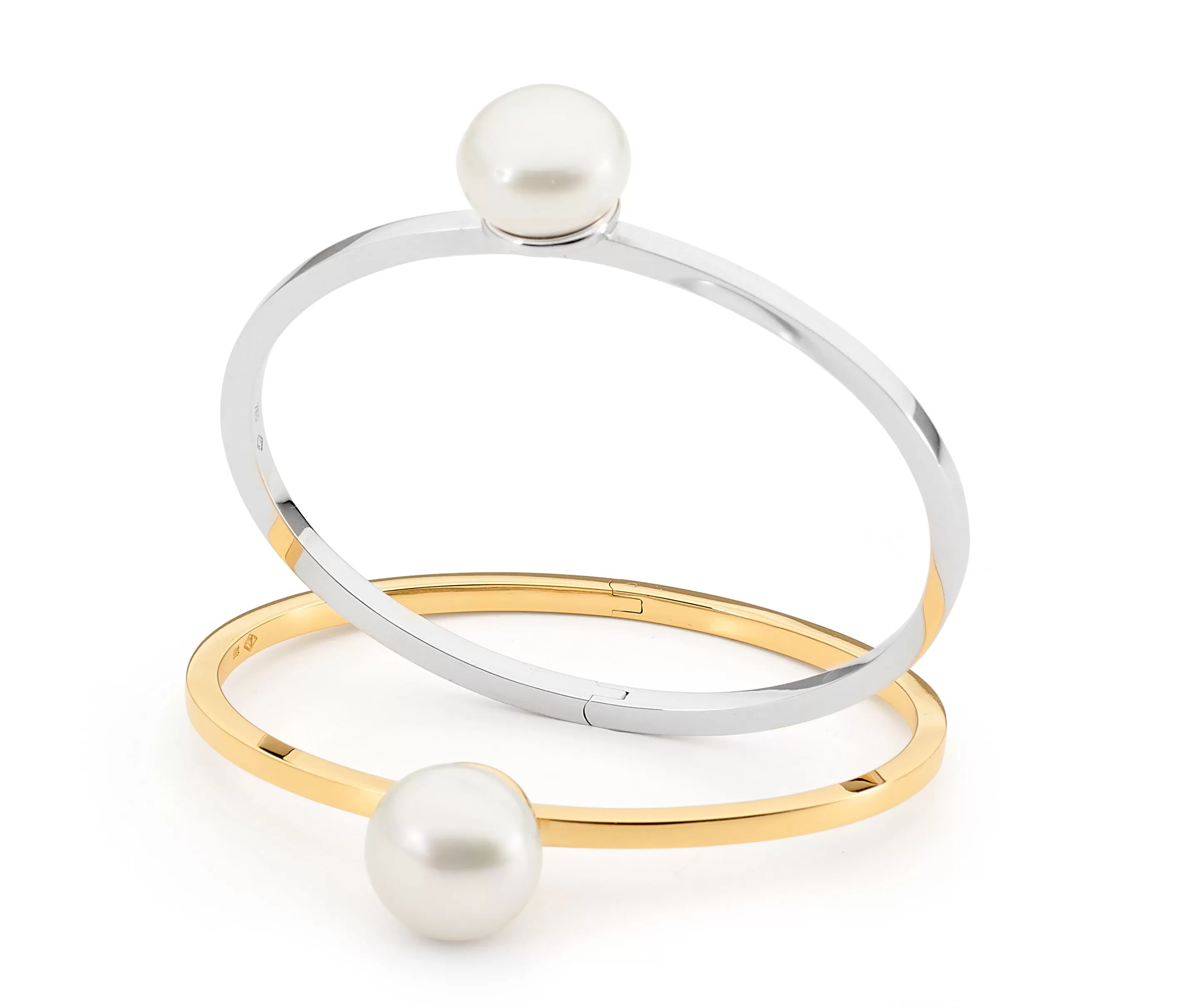 Classic Australian South Sea Pearl Bangle