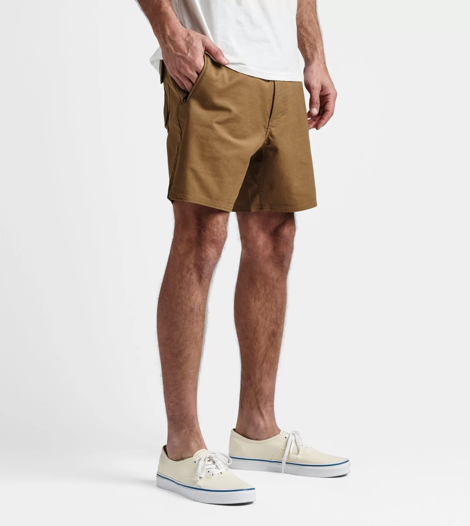 Layover Traveler Shorts 17"