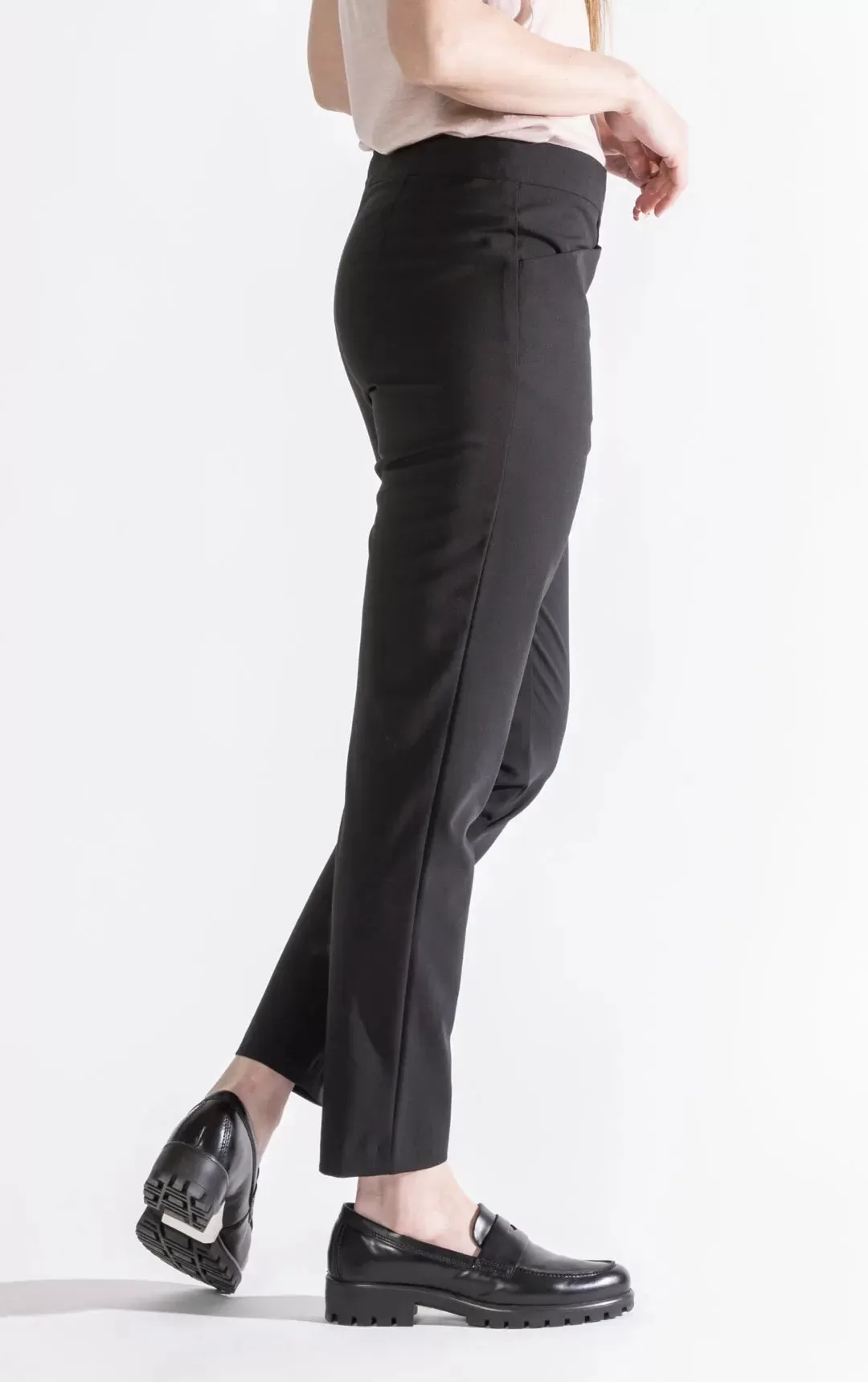 LIGHTWEIGHT WOOL BLEND SLIM LEG TROUSER