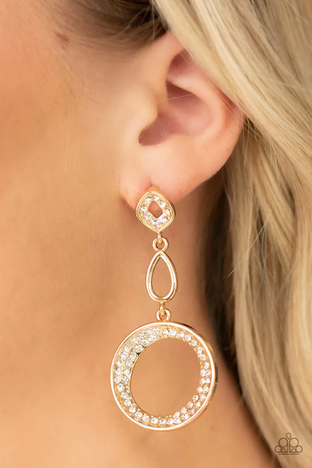 On The Glamour Scene Gold-Earrings