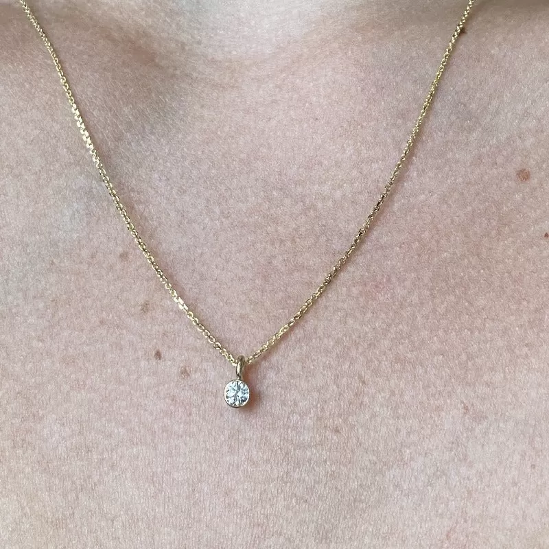 Round Diamond Pendant Necklace