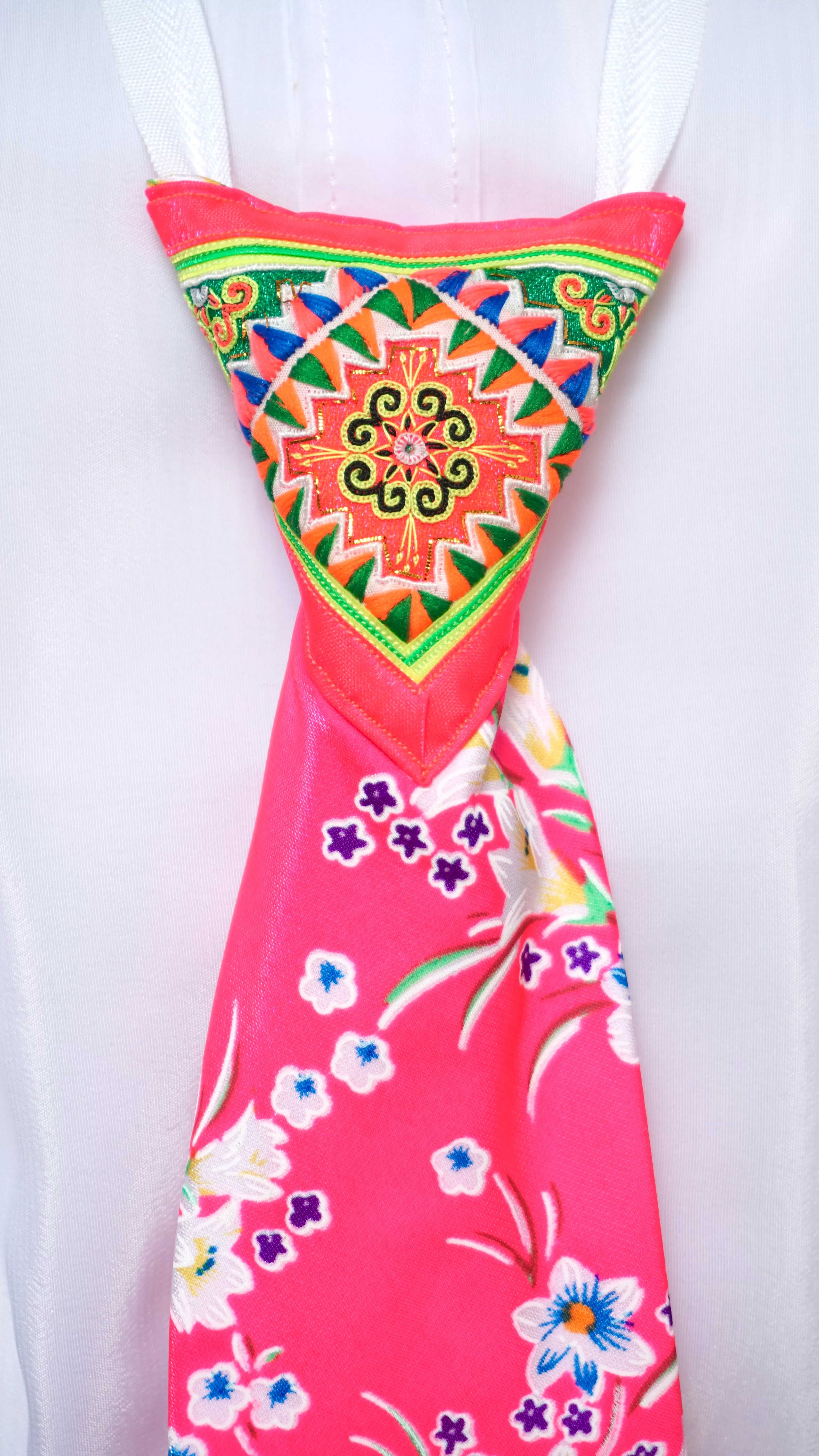 Women Pink Tie